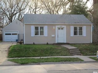 1137 39th St, Moline, IL 61265