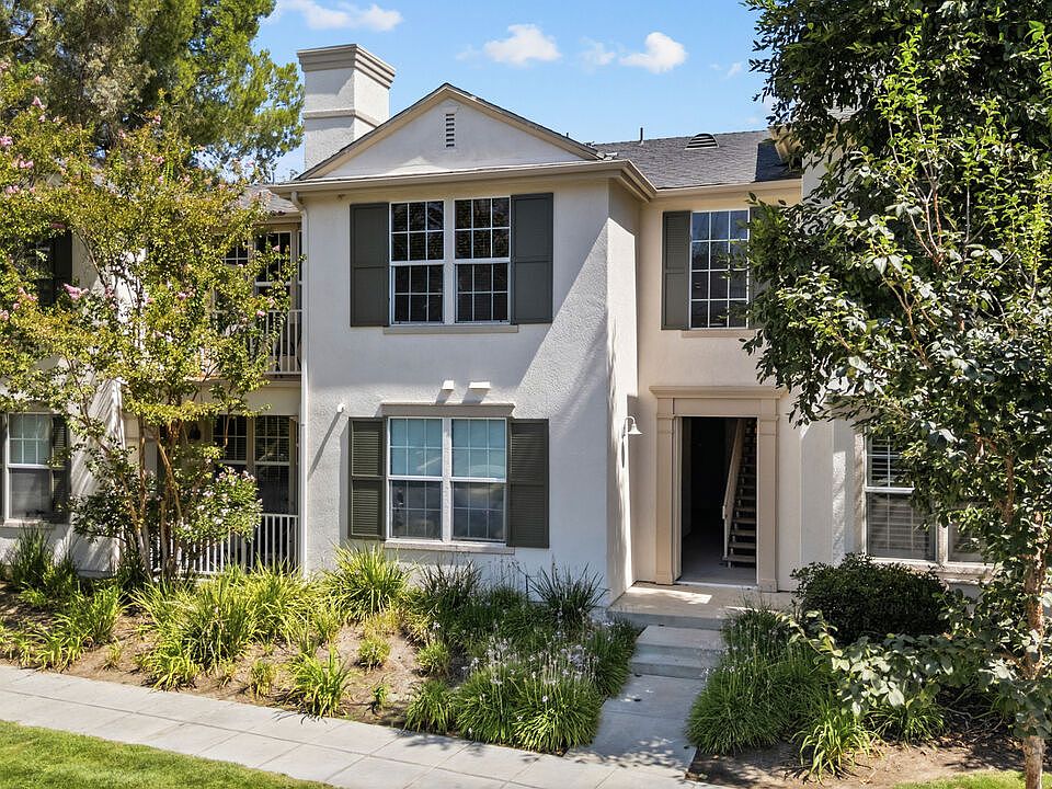 1st image of 24136 Victoria Ln Unit 23