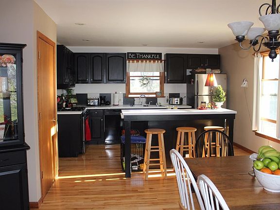 5th image of 10441 Pauline Dr