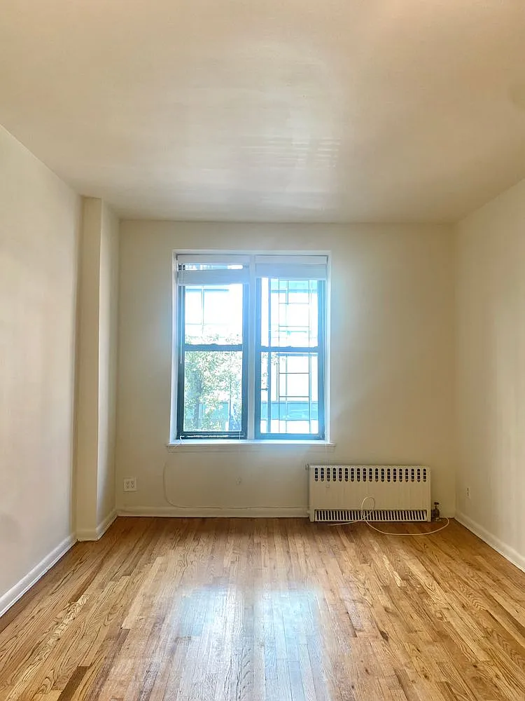 97 Lexington Avenue — Photo 2