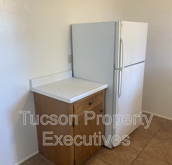 4239 E Lee St — Photo 7
