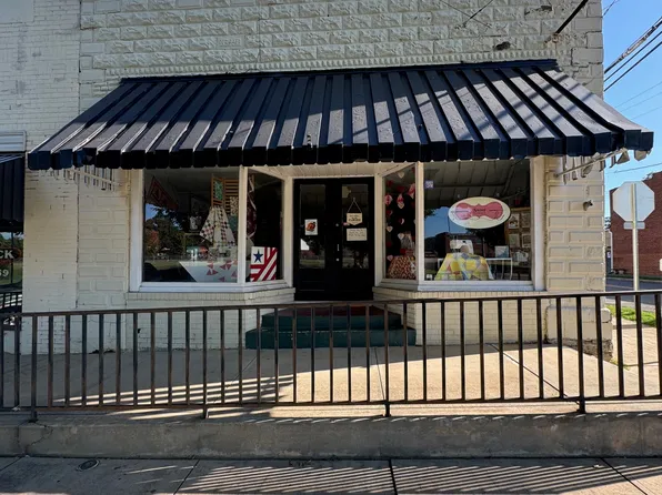 102 W Virginia Ave, Bessemer City, NC 28016