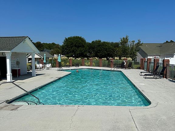 4th image of 1414 Willoughby Park Ct Unit 4