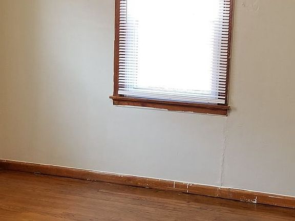 4th image of 6151 Lillian Ave
