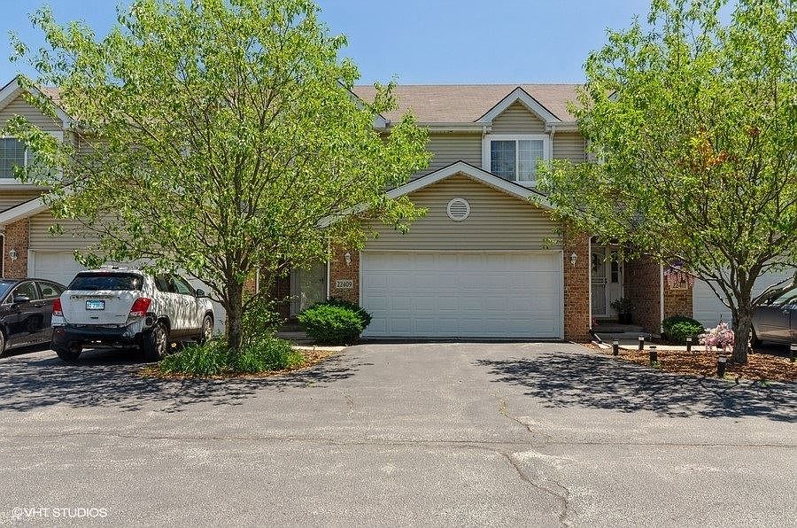 1st image of 22409 Lakeshore Dr