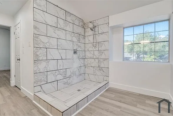 4 bed, 2150 sqft, $3,982 — Photo 4