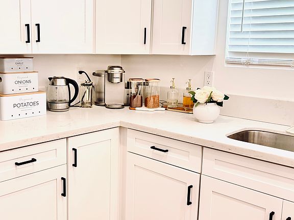 5th image of 230 W Harvard Blvd Unit 26