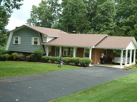 2nd image of 120 Forest Hill Ln