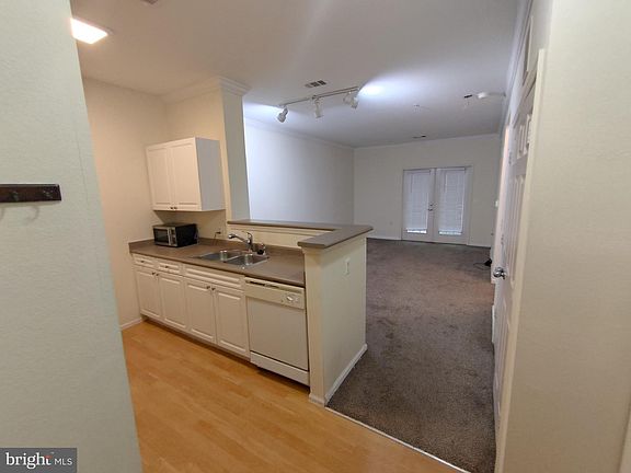5th image of 3021 Nicosh Cir Unit 1105