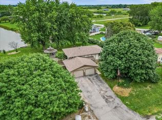 150 W Miller Ave, Hinckley, IL 60520