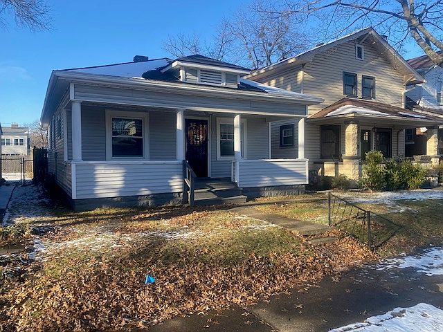1st image of 1925 Yale Dr