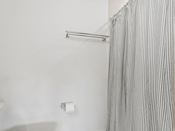 4th image of 100 W Taylor Run Pkwy APT 3