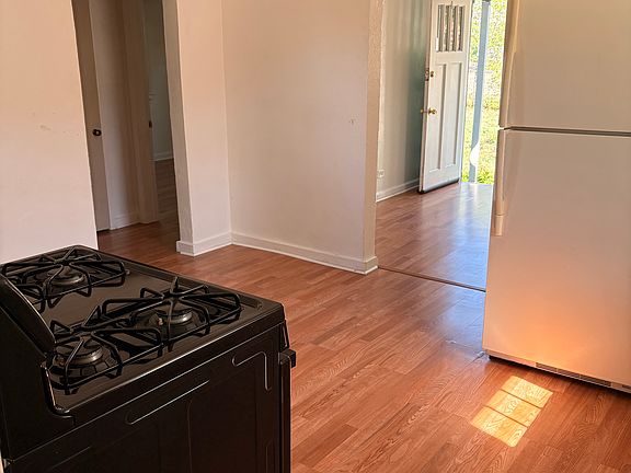 4th image of 3130 W Kentucky Ave