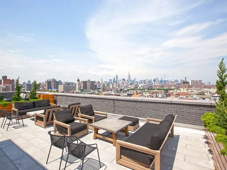331 E Houston St #3C — Photo 8