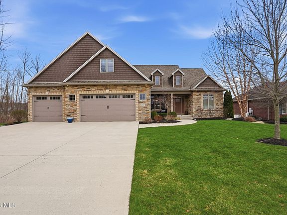 3rd image of 8081 Ash Ridge Ln