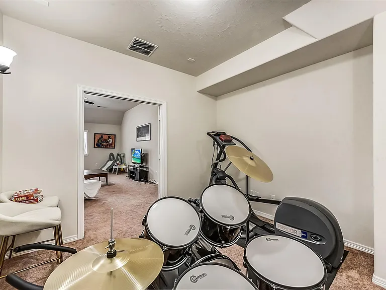 13918 Majestic Spring Ln — Photo 30