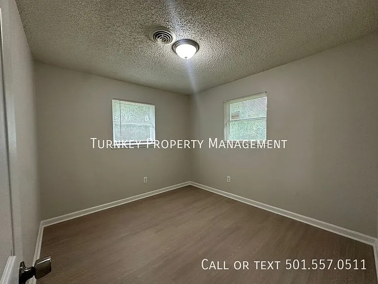 202 Rita Dr — Photo 6