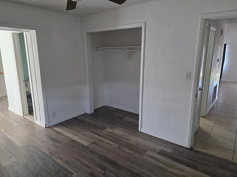 120 NE 3rd St — Photo 9