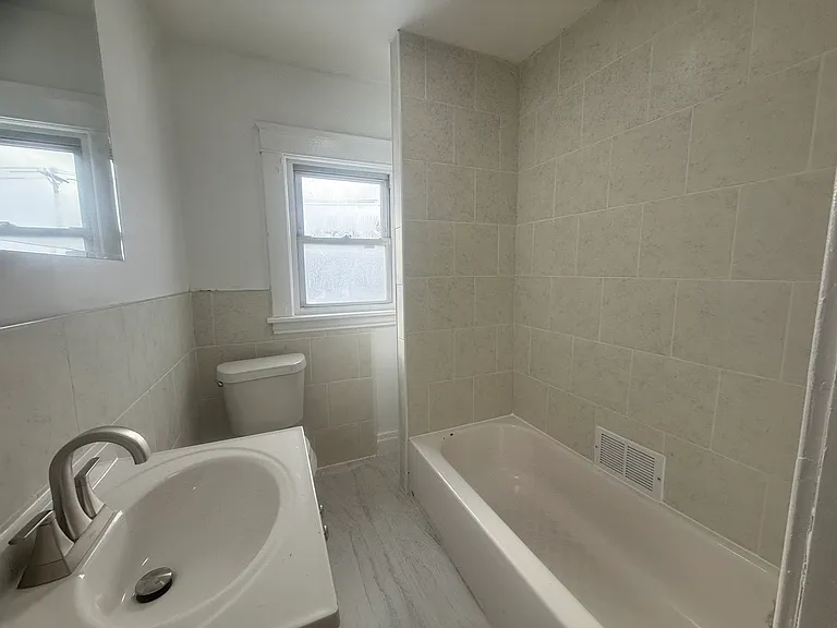 508 9th St #3 — Photo 8