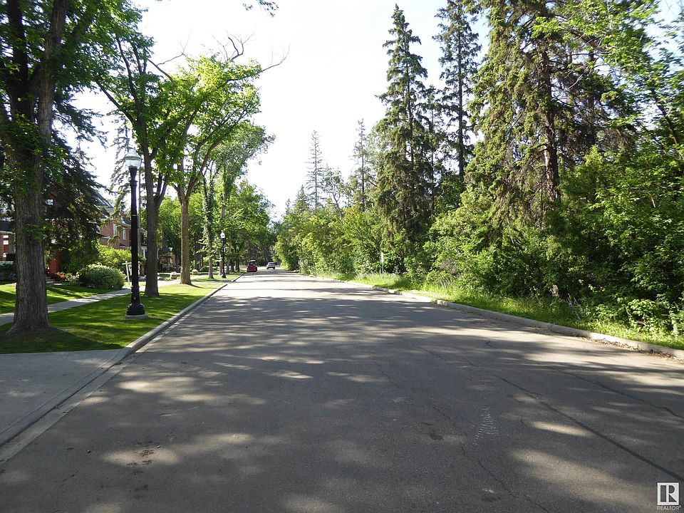 2nd image of 10220 Connaught Dr NW