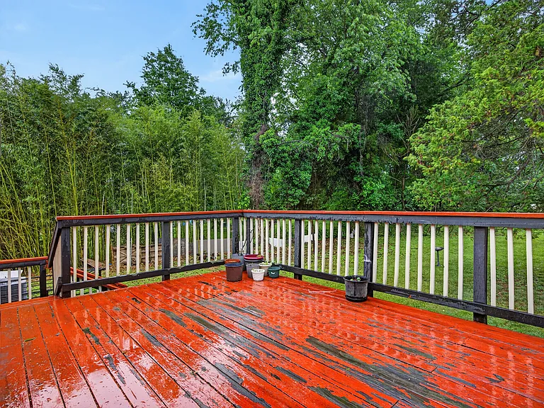 322 Howard Ave — Photo 36