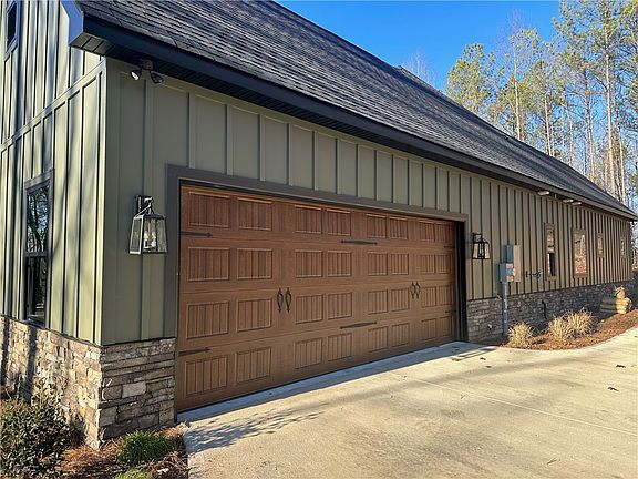 5th image of 3940 Lee Road 183