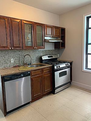 2nd image of 4-35 27th Ave #1R