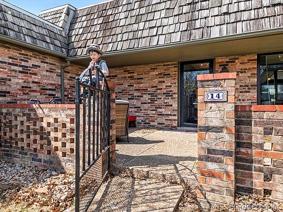 3rd image of 14 SE Shadowlake Dr #14