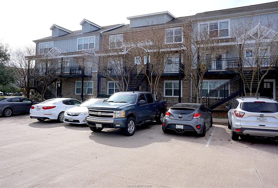 1st image of 1725 Harvey Mitchell Pkwy S APT 613
