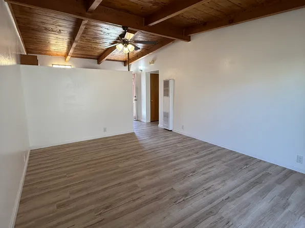 1400 W Lockeford St APT 5, Lodi, CA 95242