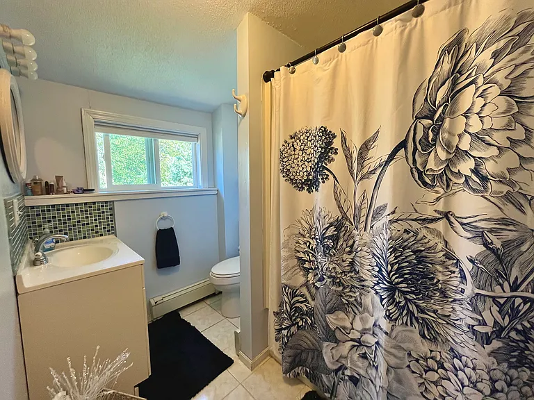 11 Oceanside Ave — Photo 9