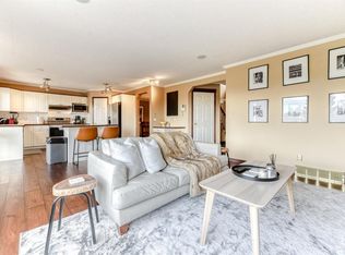 42 Valley Ponds Way NW, Calgary, AB T3B5T5