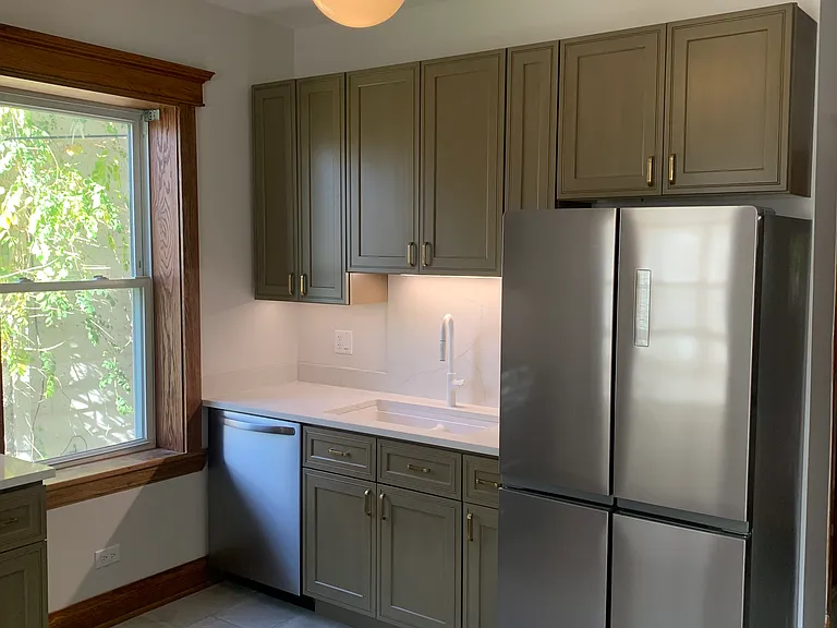 5211 W Byron St #1 — Photo 10