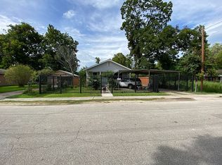 870 Lovers Ln, Houston, TX 77091
