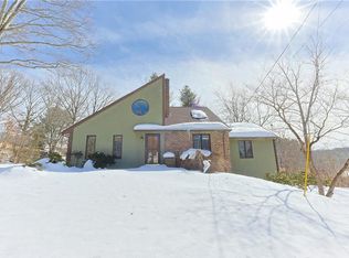 28 Gilfillan Rd, North Smithfield, RI 02896