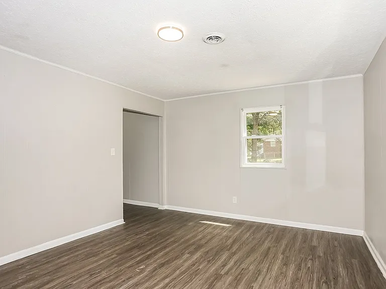 51417_017_living_room_13112990.jpg