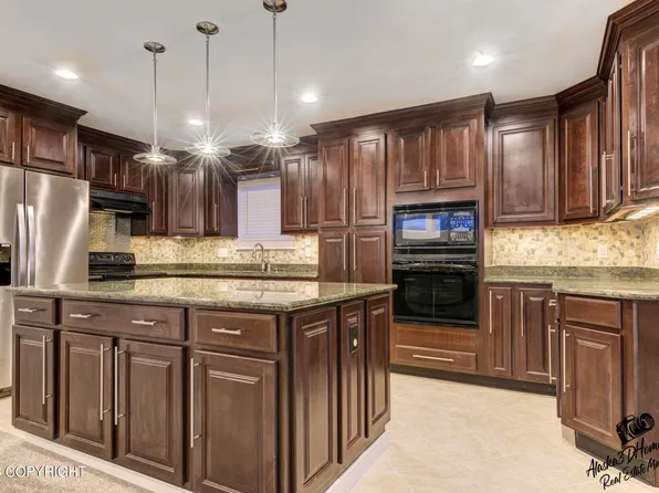 5701 Jordan Cir, Anchorage, AK 99519