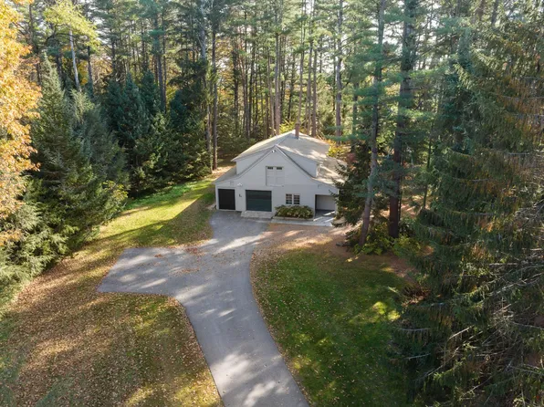 7 Old Mill Rd, Falmouth, ME 04105