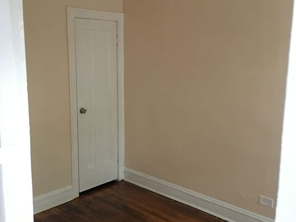 1st image of 5116 W North Ave APT 1R