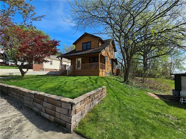 18 Youtz Ave, Akron, OH 44301