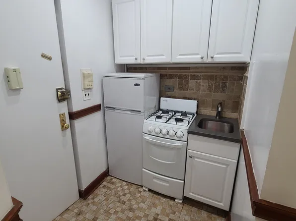 110 6th Ave #15, New York, NY 10013