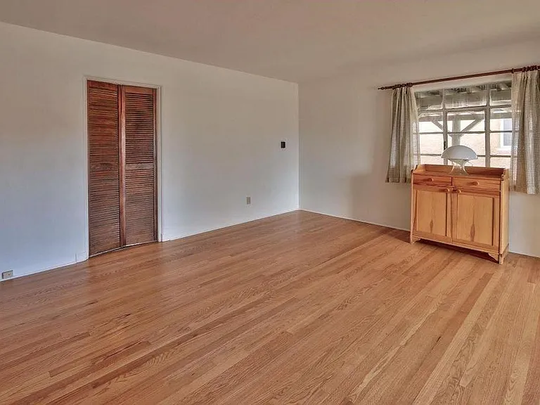 1032 Columbia Dr NE — Photo 7
