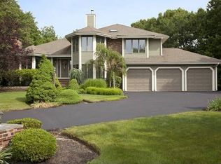 122 Mountain Laurel Ln, Abington, MA 02351