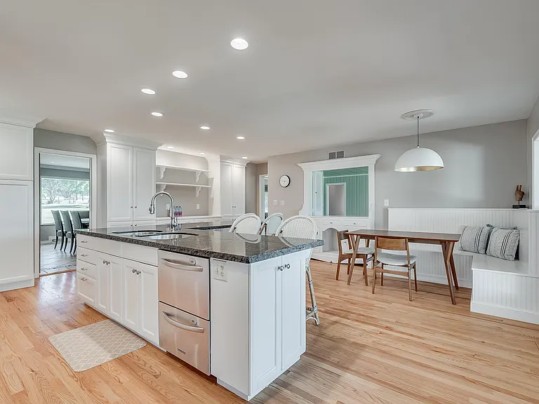 1516 E Britton Rd — Photo 14
