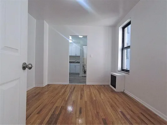 Rented by Green Home NY Realty LLC | media 25