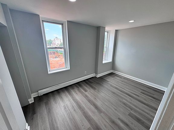 3rd image of 367 Morris Ave #2L
