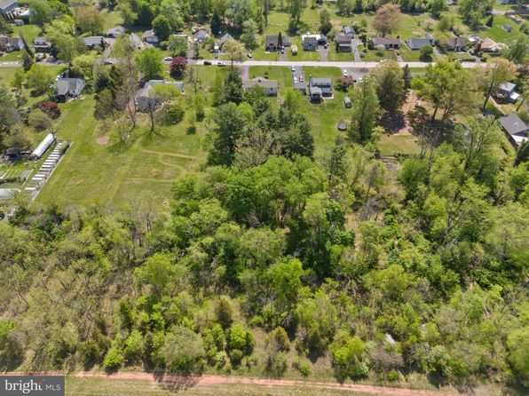 79 Cherry Ave, Trappe, PA 19426