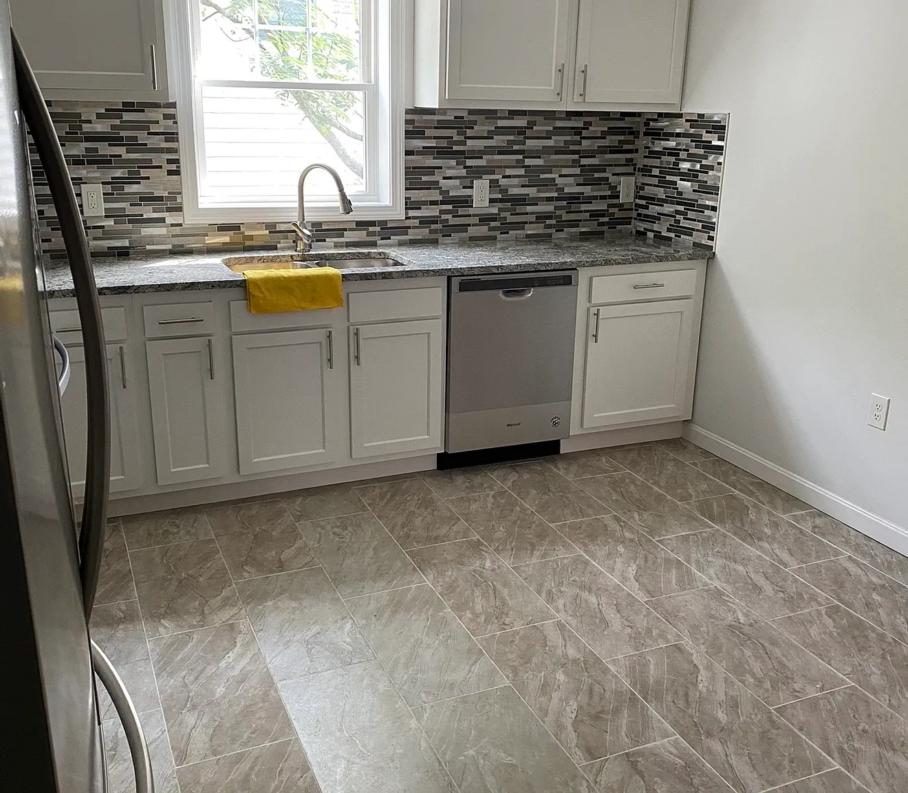 3 bed, 300 sqft, $2,800 — Photo 3