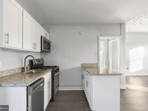 5th image of 1735 W Oxford St APT 3