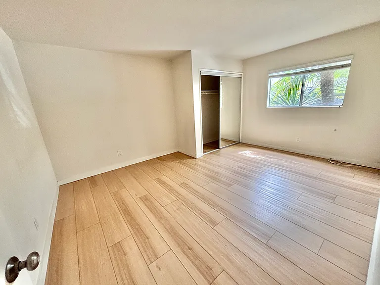 382 W Ramona St #C — Photo 5